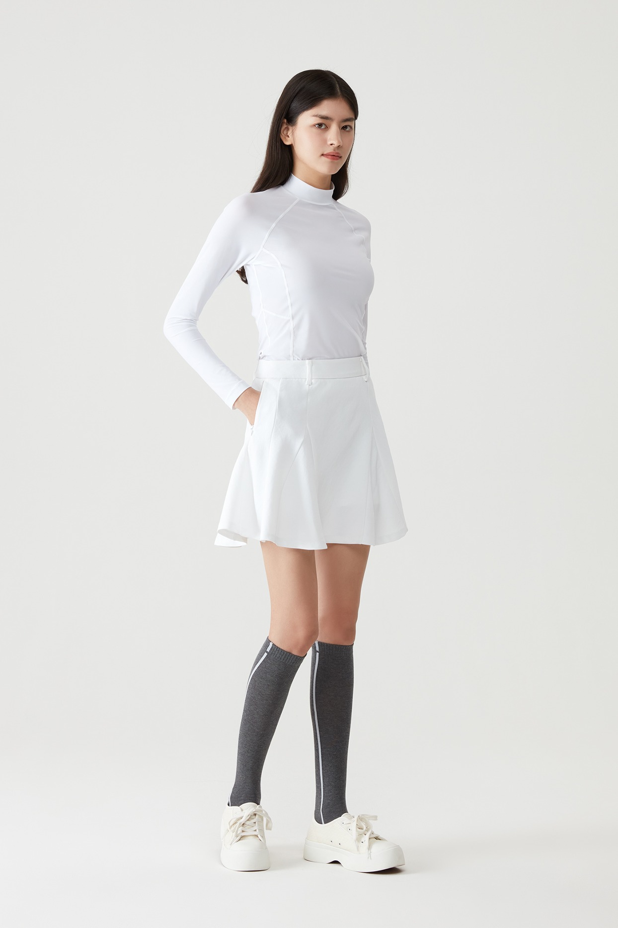 W ESSENTIAL FLARE SKIRT WHITE